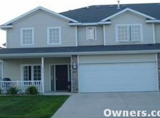915 Red Hawk Way SE, Altoona, IA 50009
