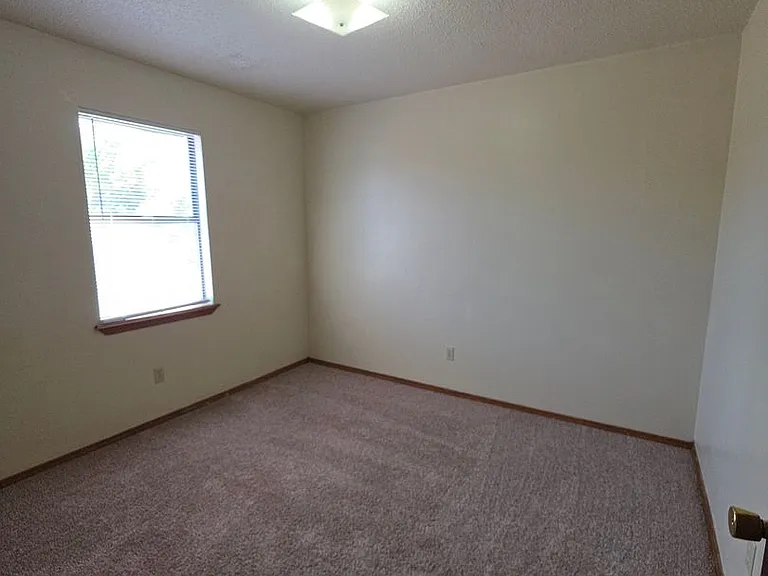 1208 S Frankfort Ave #A — Photo 14