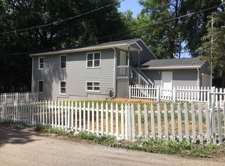 303 Northlake Rd, Lakemoor, IL 60051