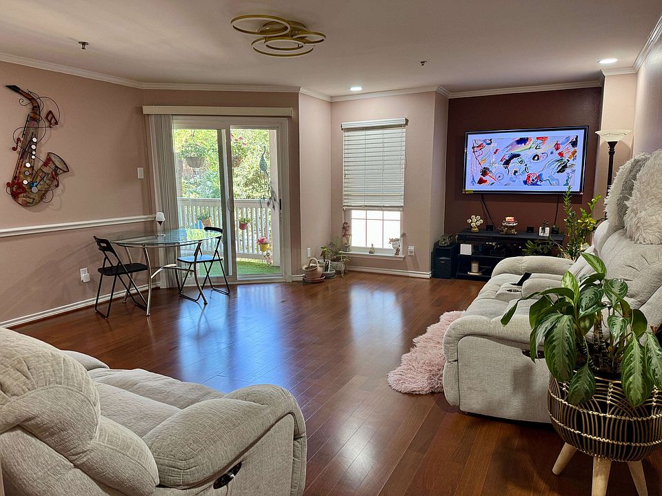 1st image of 1504 Lincoln Way APT 221