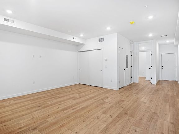 4th image of 1724 N 22nd St #4