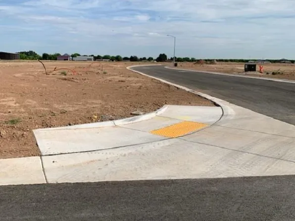 805 E Pat Garrett Dr, Carlsbad, NM 88220