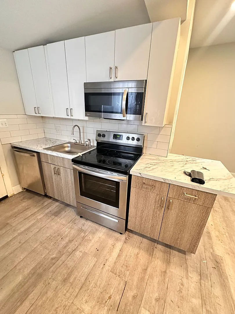 4931 Walnut Street — Photo 1
