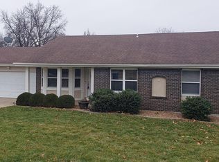 2821 Country Club Rd, Saint Charles, MO 63303