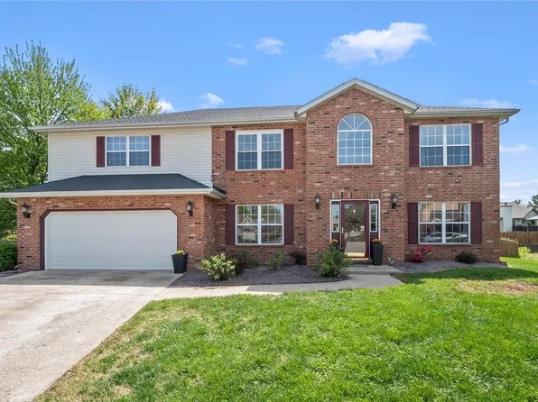 183 Calais Ct, Swansea, IL 62226