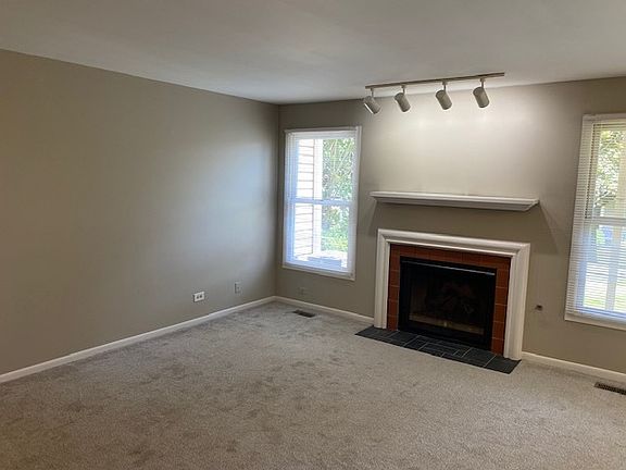 3rd image of 1891 Fox Run Dr Unit B