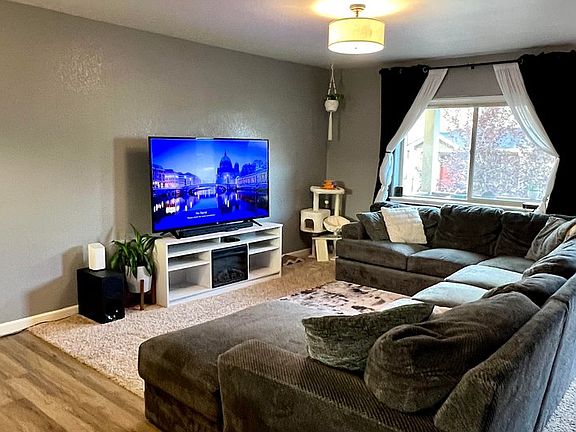 4th image of 3660 W 25th St #502