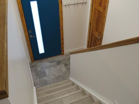 entrance door, closet