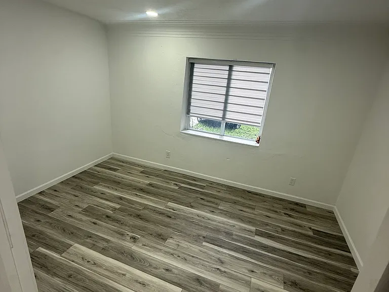 2335 Roosevelt St — Photo 7
