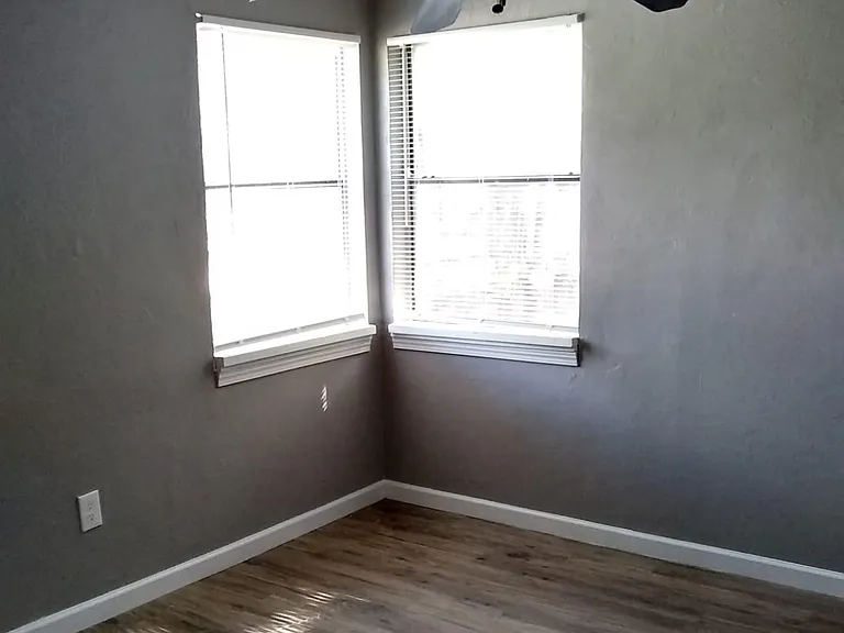 1841 Cherry Ln — Photo 8