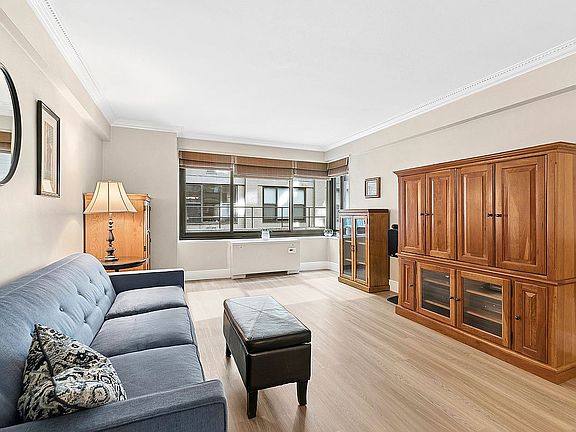 2nd image of 10 E End Ave APT 1A