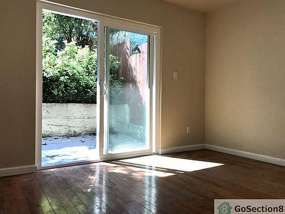 5th image of 1003 Hollister Ave #A