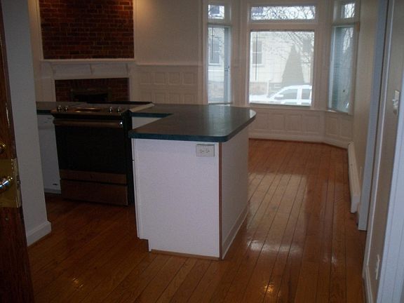 4th image of 403 Lafayette Ave APT 1