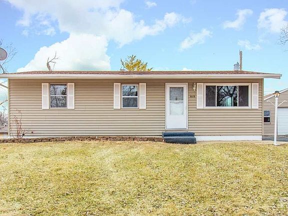 3rd image of 5519 N Longwood Dr