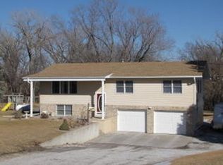 24070 Greenview Rd, Council Bluffs, IA 51503