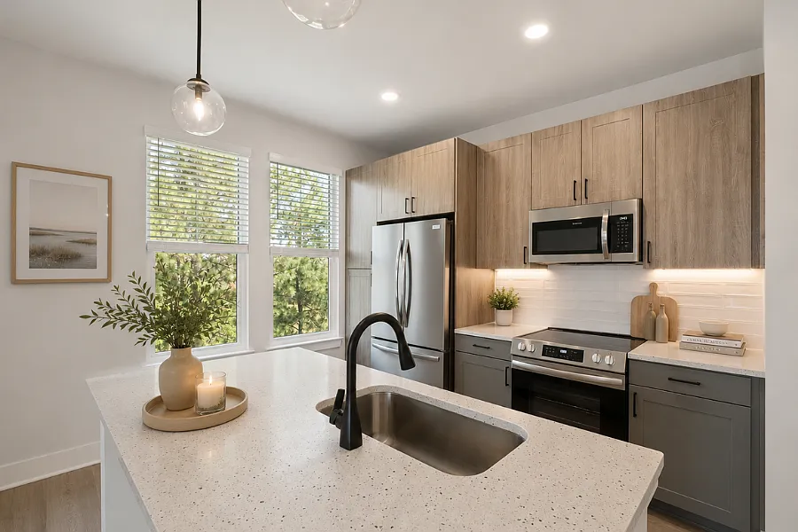 The Henslow Daniel Island Apartments & Townhomes — Photo 4