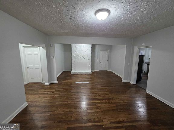 3rd image of 527 Walton Rd