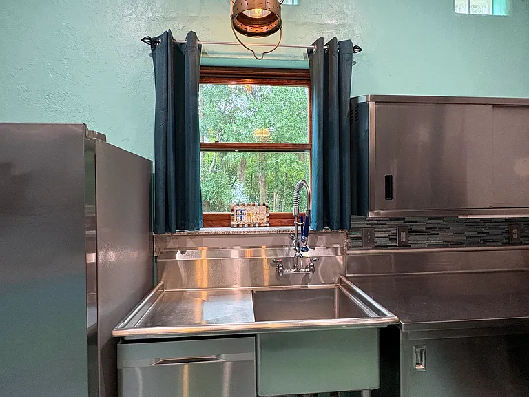 Stainless steel commercial cabinets. stainless steel appliances three years old.