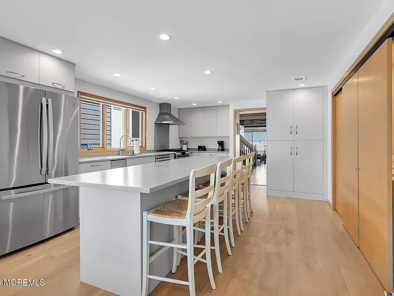 304 Oceanfront — Photo 9