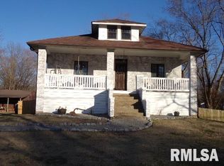 702 S Water St, Harrisburg, IL 62946