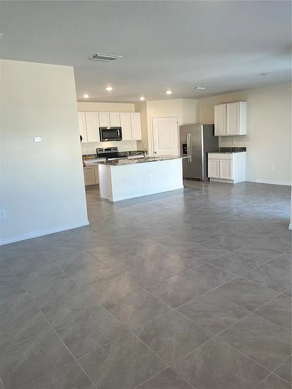 4 bed, 1839 sqft, $2,800 — Photo 3