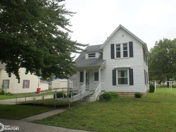 936 Elm St, Webster City, IA 50595