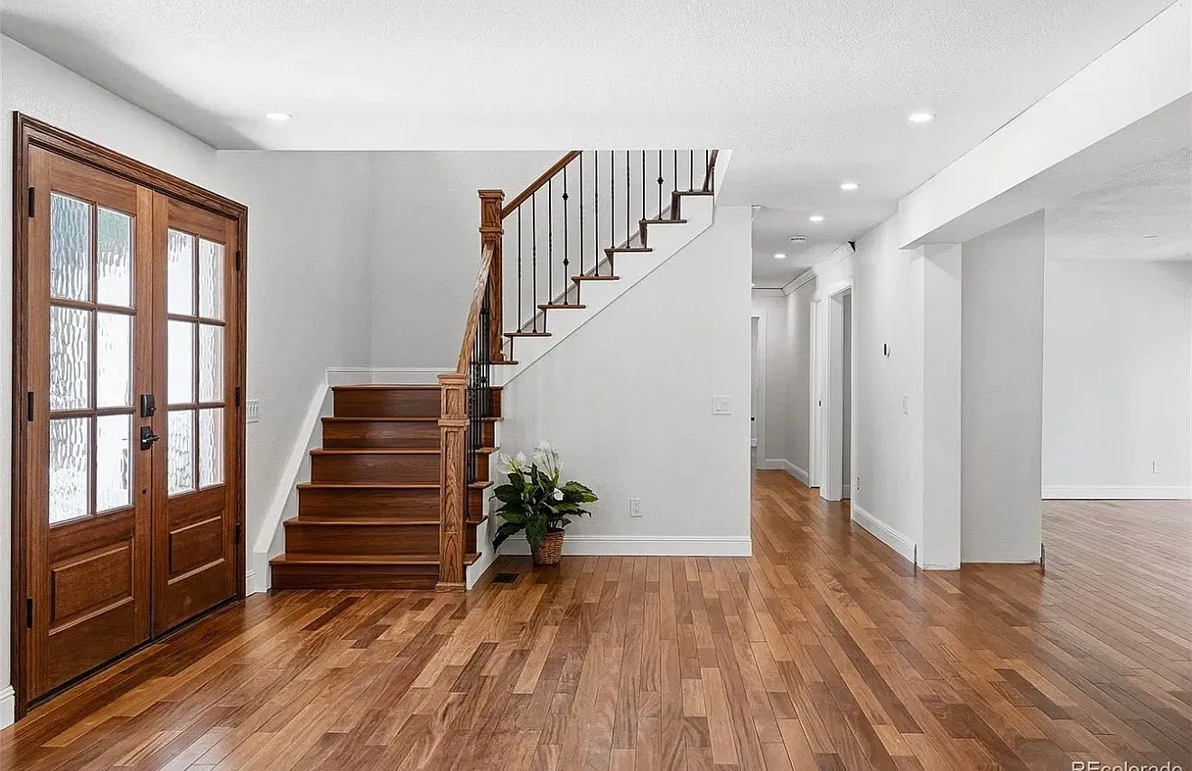 4 bed, 3852 sqft, $6,995 — Photo 2