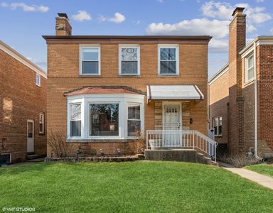 6042 N Keeler Ave, Chicago, IL, 60646