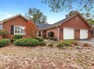 12 Fairoaks Dr, Greenville, SC 29615