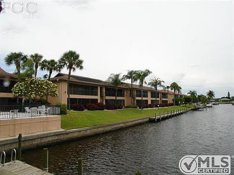Enjoy the Florida Good Life! Sun, Swim, Boat  & Fish! Live in Paradise under $100,000!