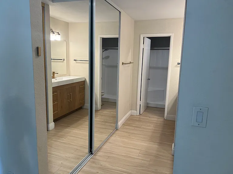 5410 Makati Cir — Photo 11