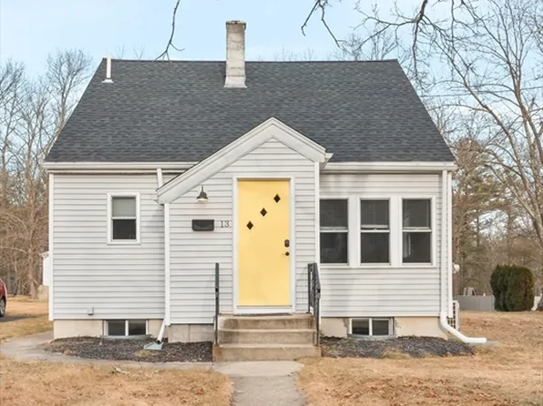 13 Garden St, Uxbridge, MA 01569