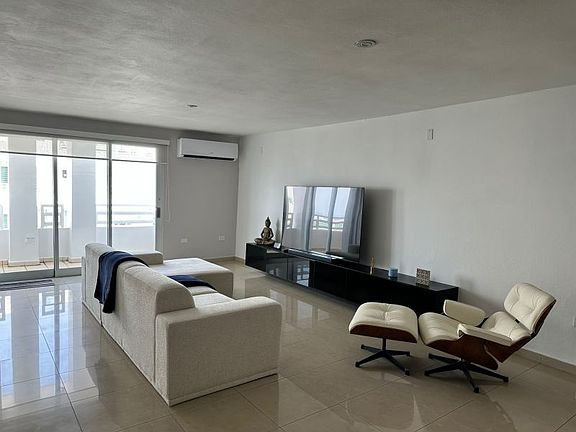 5th image of Cond Metro Plaza Torre Sur APT 2008