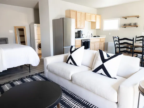 920 Camp Dr, Waco, TX 76710