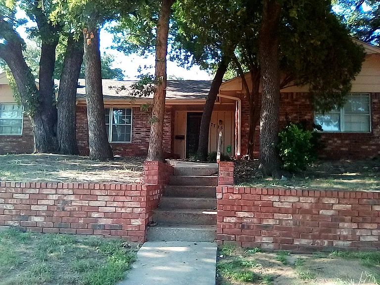 7725 NW 20th St — Photo 20