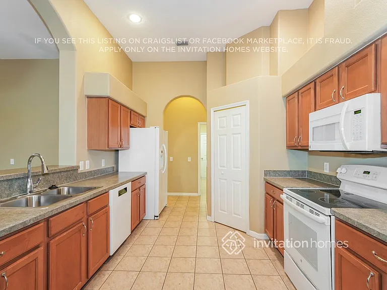 1631 Regal Mist Loop — Photo 6