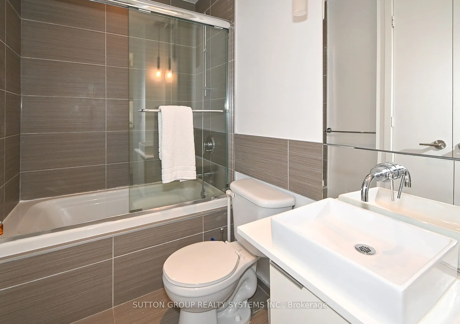 1 bed, $2,800 — Photo 4