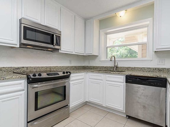 5th image of 223 Dominica Cir E
