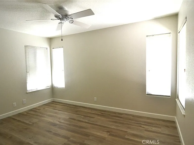 27972 Gallina — Photo 12