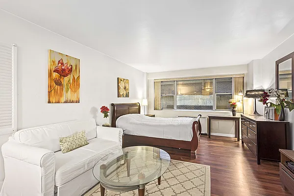 Rented by Compass | media 33