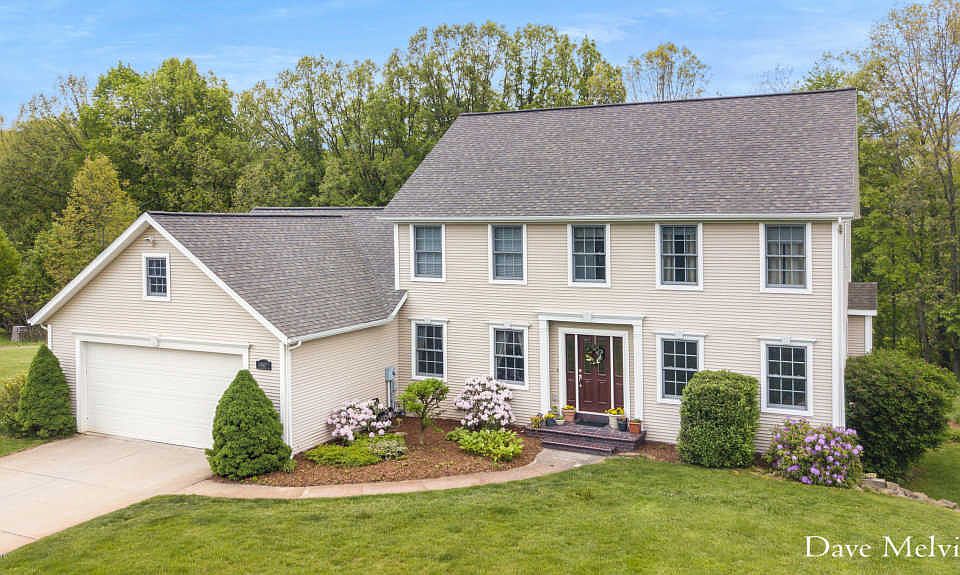 1st image of 9900 Coldwater Creek Dr NE