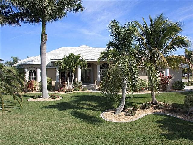 1st image of 464 Valletta Ct