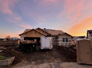 509 Orchard Pl, Phoenix, OR 97535