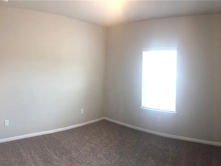 2304 S Lakeline Blvd — Photo 7
