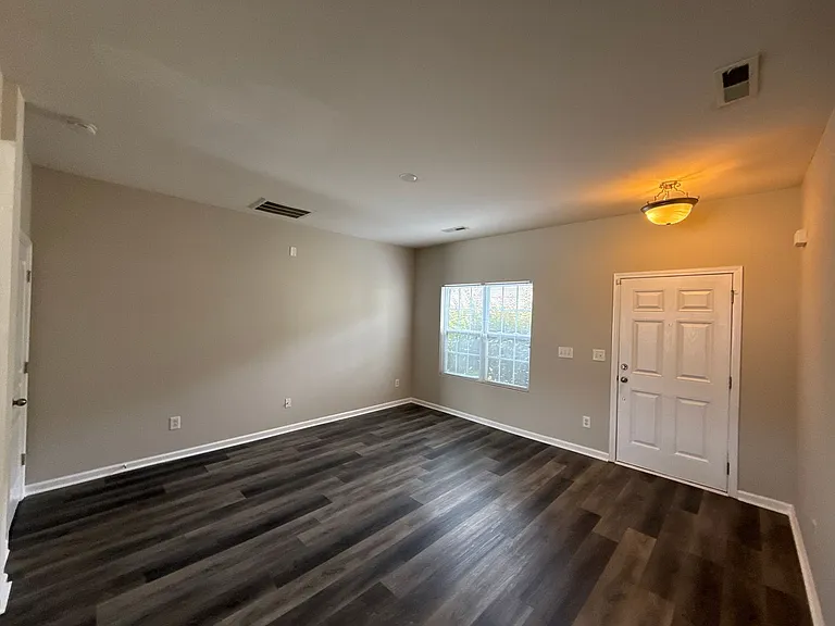 2009 Twilight Ln — Photo 2