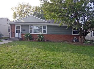 1566 Hoyt Ave E, Saint Paul, MN 55106