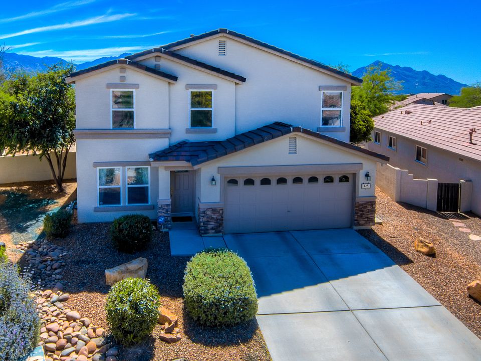 1st image of 637 W Tanner Robert Pl