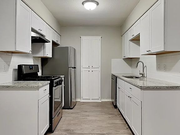 4th image of 510 Shennandoah Dr #1