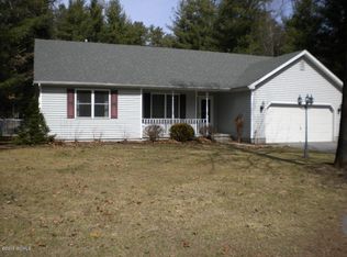 5 Linette Ln, Queensbury, NY 12804