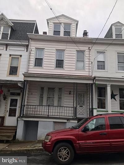 1st image of 1227 W Norwegian St